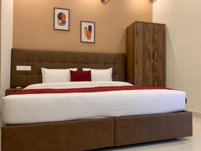 Xcel Luxury Hotel Apartments-Home Living Redefined Мисор Екстериор снимка