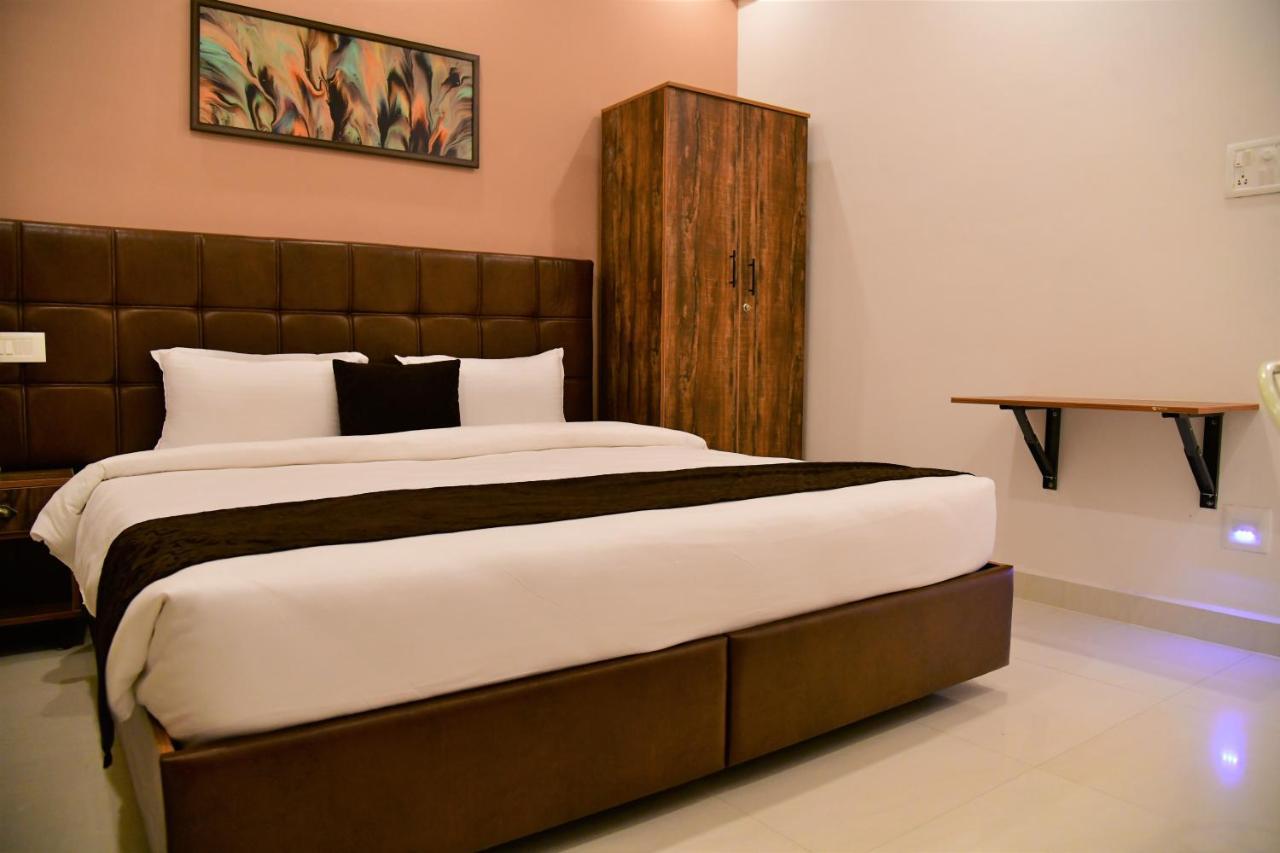 Xcel Luxury Hotel Apartments-Home Living Redefined Мисор Екстериор снимка